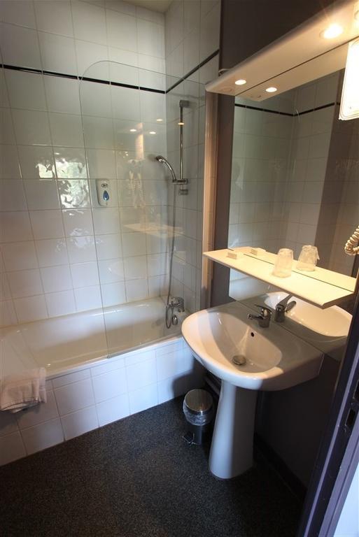 Hotel De L'Europe Pierre-Bénite Zewnętrze zdjęcie