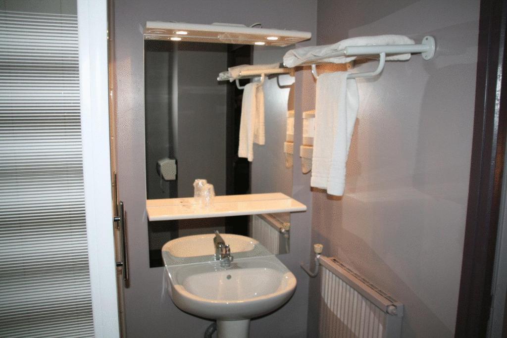 Hotel De L'Europe Pierre-Bénite Zewnętrze zdjęcie